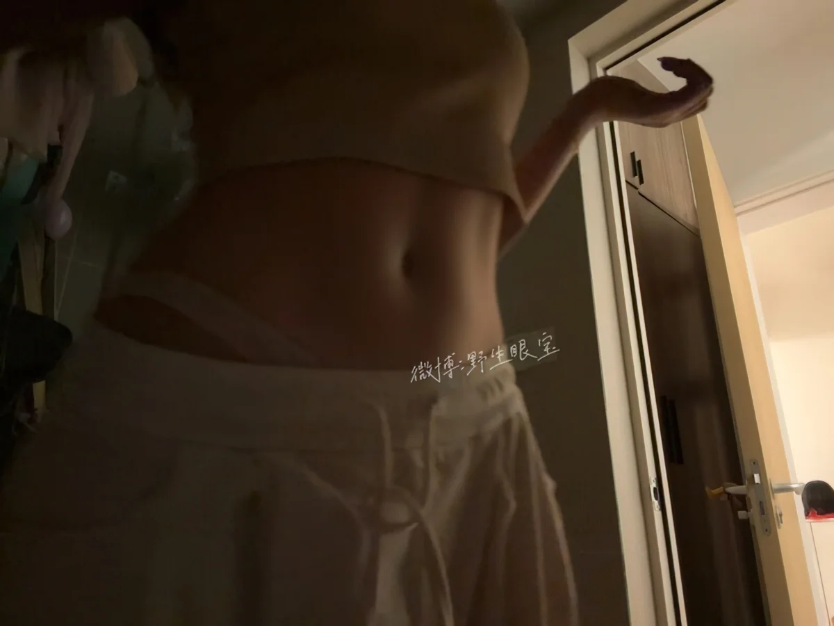 眼酱大魔王w - [Fantia]2025年09月订阅 [31P-36MB] tg@simisebaisi 【丝足阁】014.webp